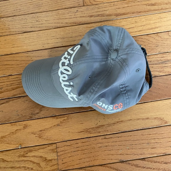 Titleist hat - Picture 6 of 6